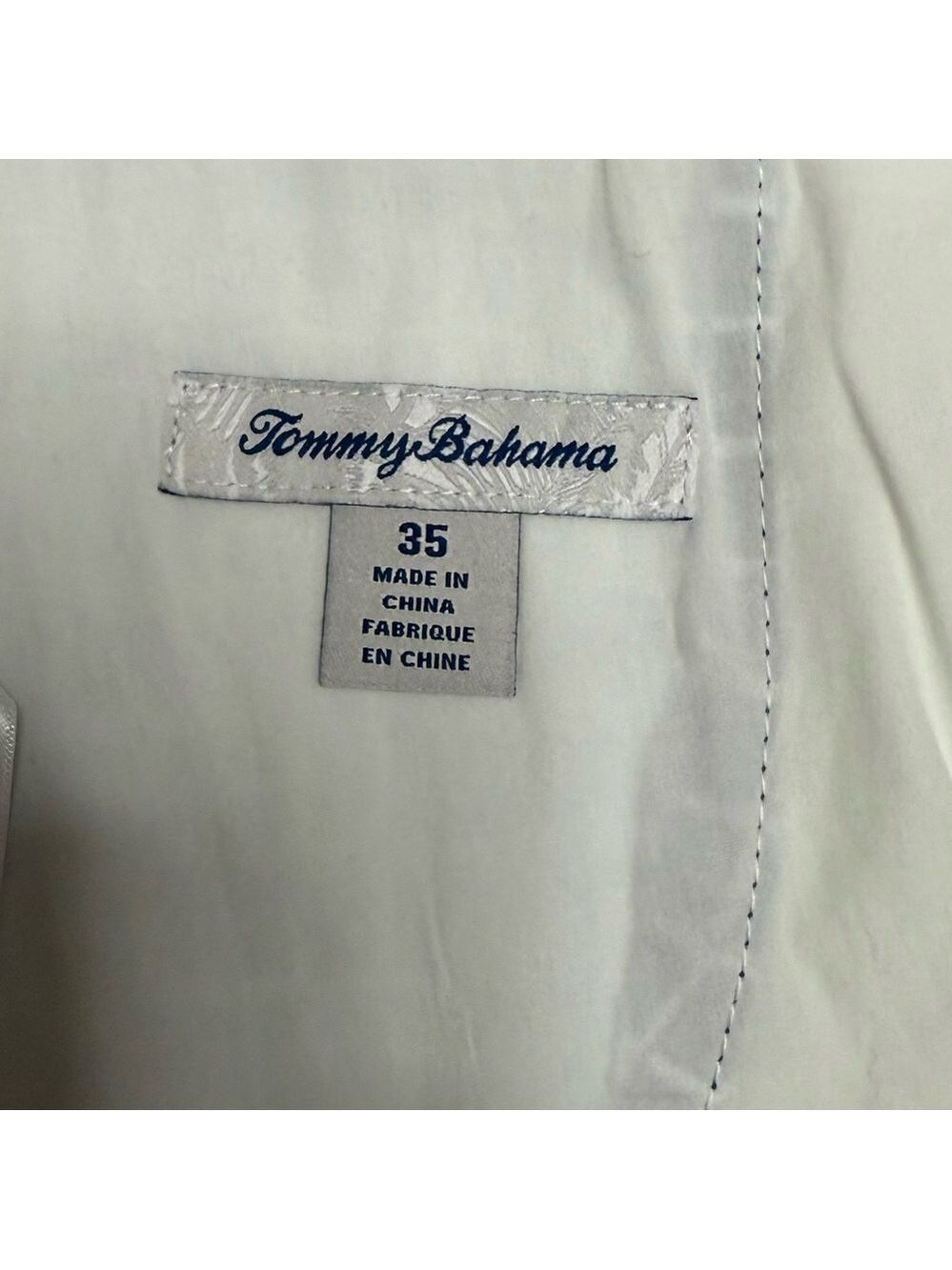 Tommy Bahama Men’s Multi Blue Checkered Shorts. Size 35 - Picture 5 of 6